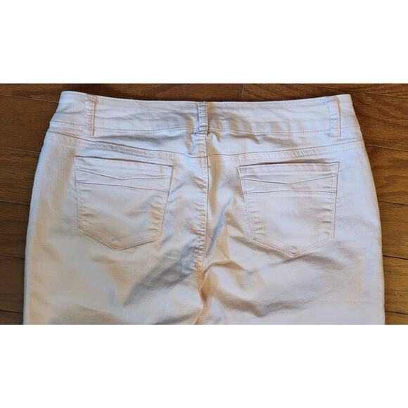 D. Jeans Womens Light Pink Mid-rise Capri Denim Jeans, 17" inseam, Size 12 - Picture 6 of 12